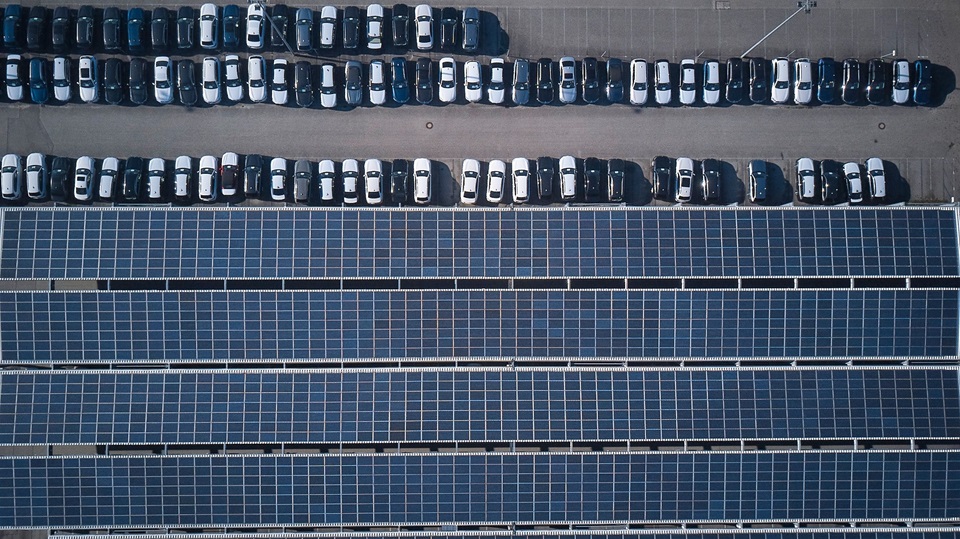 BMW Group to install PV panels with total capacity of 14 MWp on roofs of two German plants