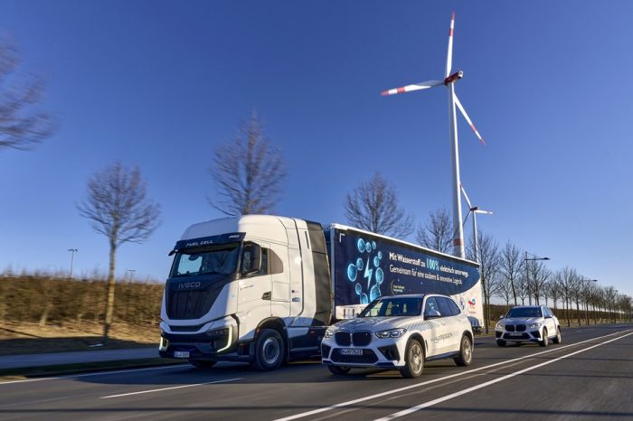 BMW Group starts pilot project with hydrogen trucks in Germany